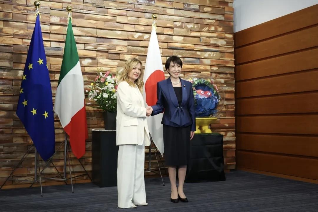1月16日，意大利总理梅洛尼和日本首相高市早苗在东京会面。大家先别管谈了什么，看