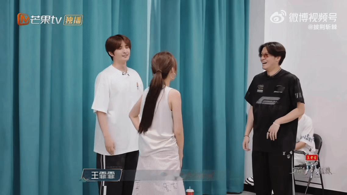 王霏霏瘦了八斤大大方方的明星真的是说瘦就瘦体质嘛​​​