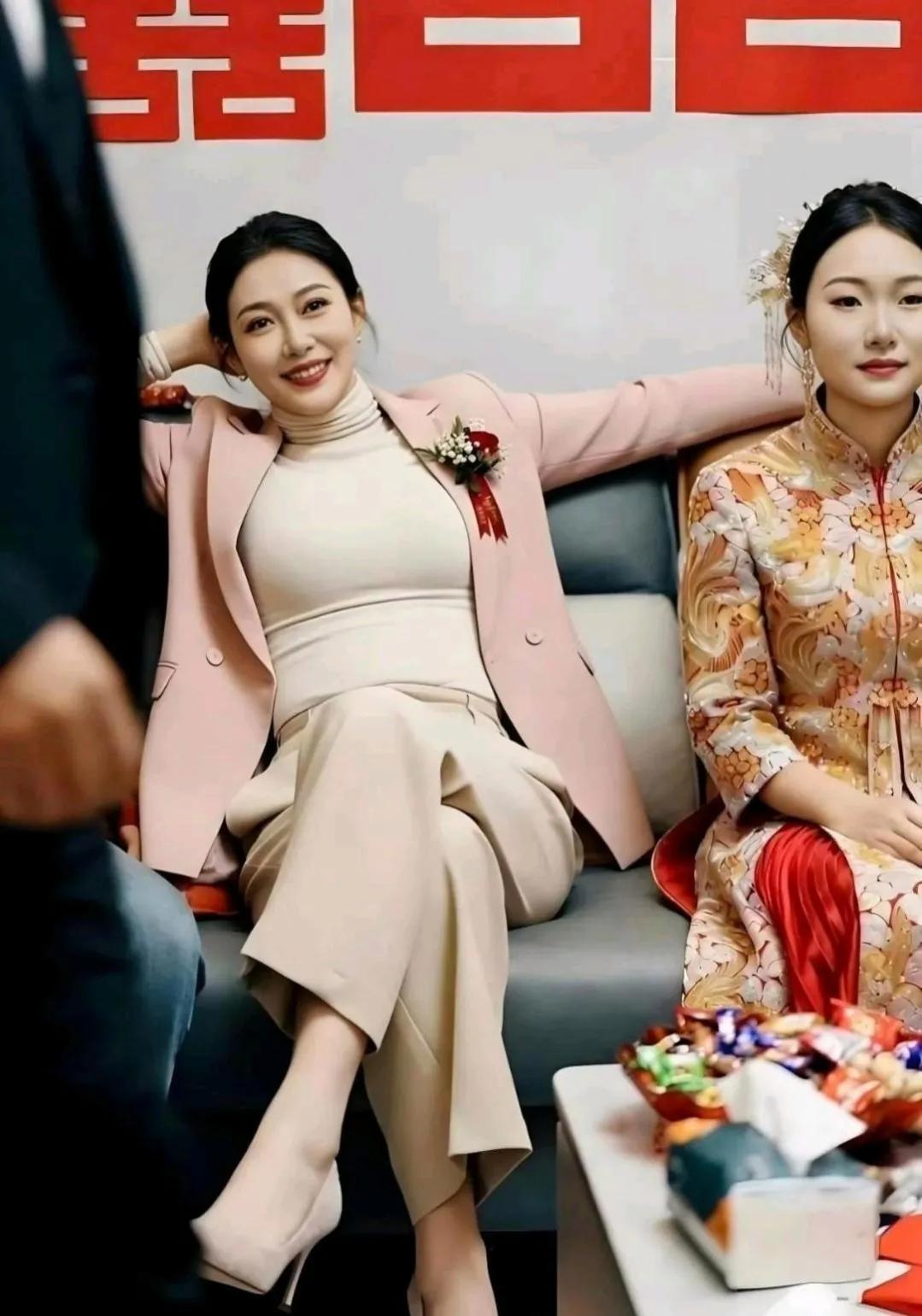 我咋感觉这丈母娘比新娘还漂亮？