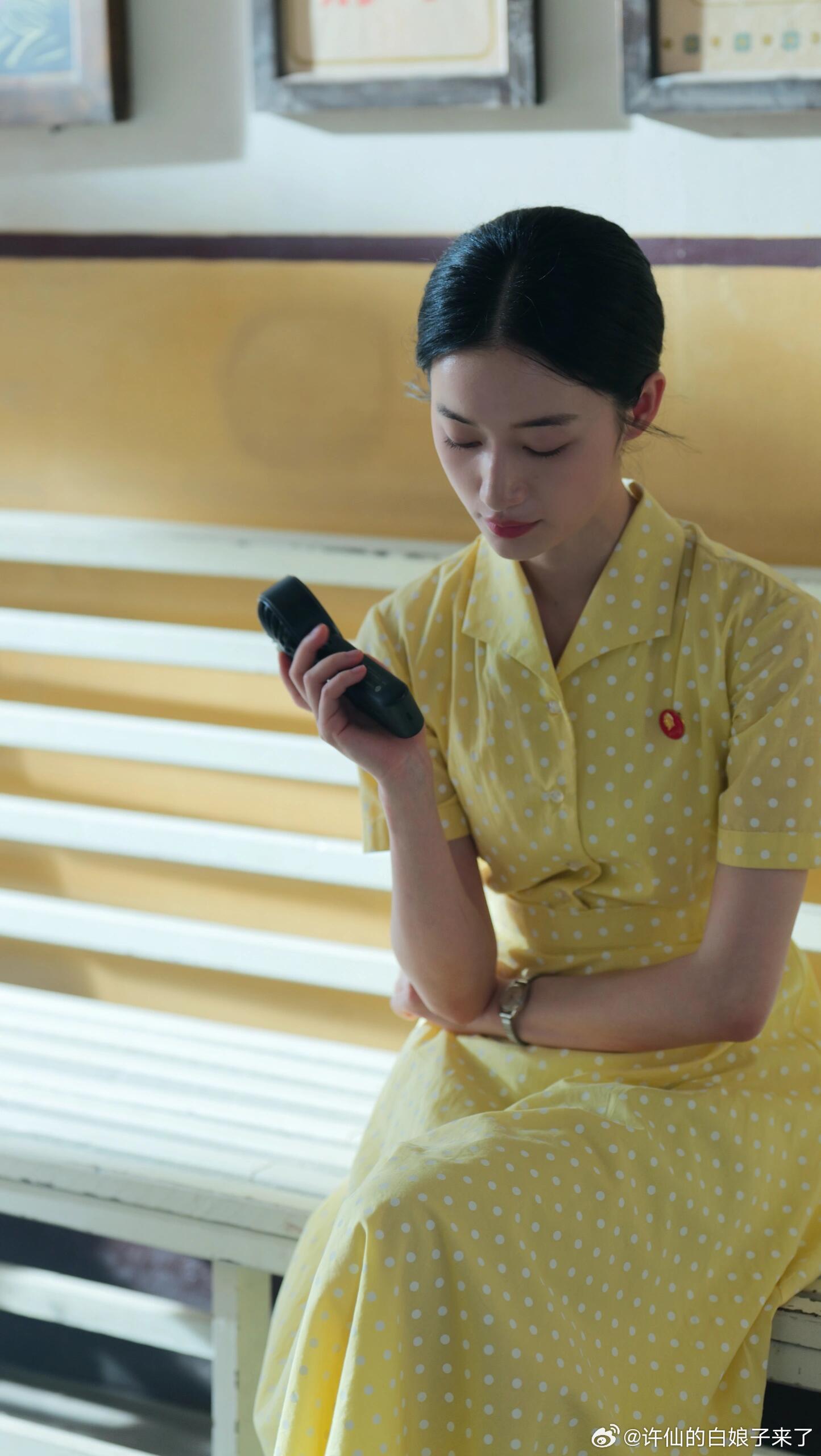 穿黄色裙子的姐姐不仅迷倒了姐夫也迷倒了我