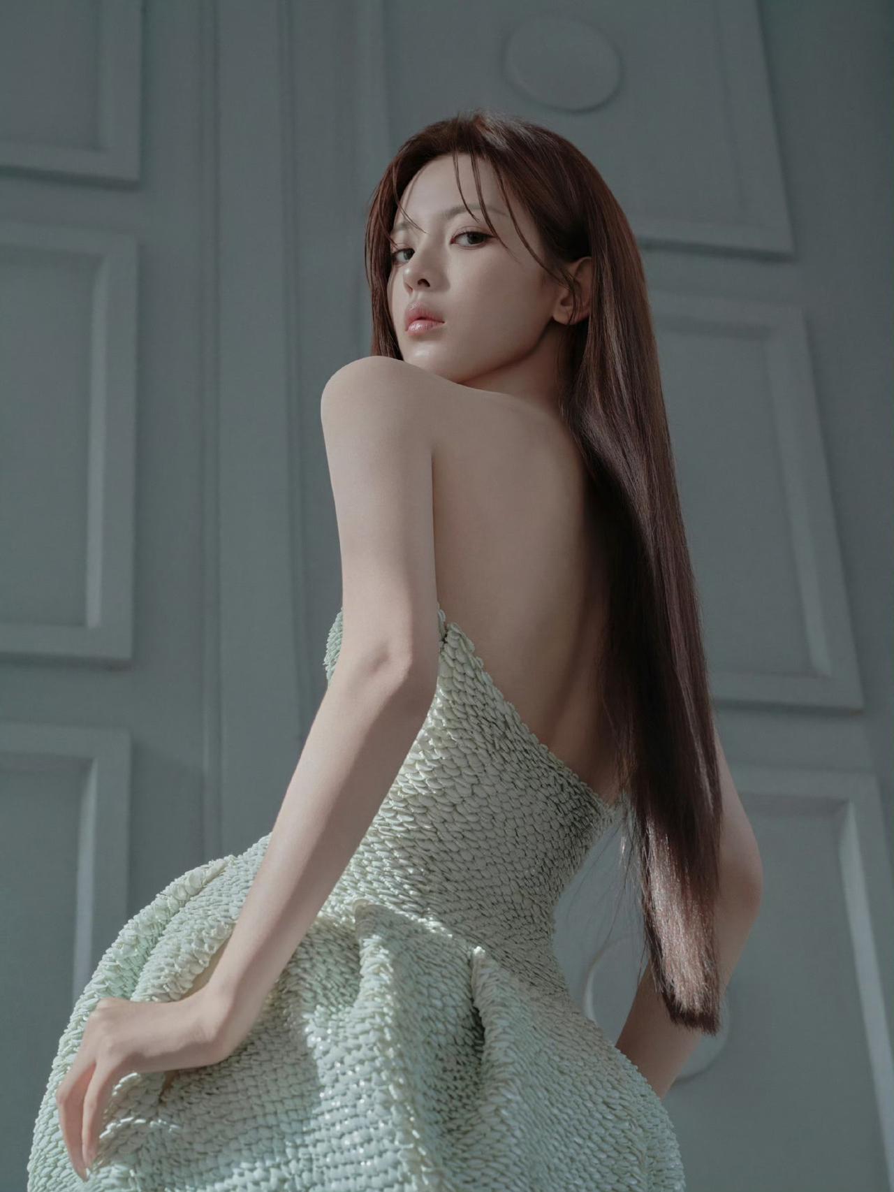 满屏的大长腿[滑稽笑]杨超越