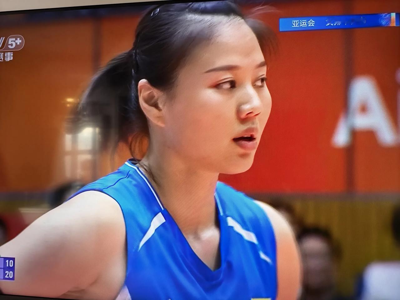 说句直白的话，这场球又差点毁在赵勇手里，第1局首发，赵勇就派出了陈厚羽，结果一分