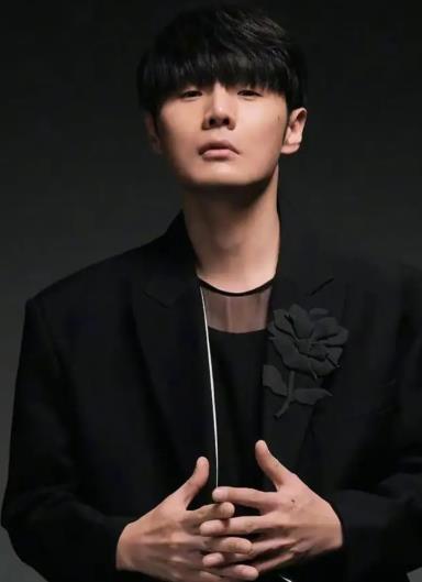 李荣浩否认抄袭李荣浩抄袭有网友称李荣浩作曲《小眼睛》疑似抄袭平井坚《Sig