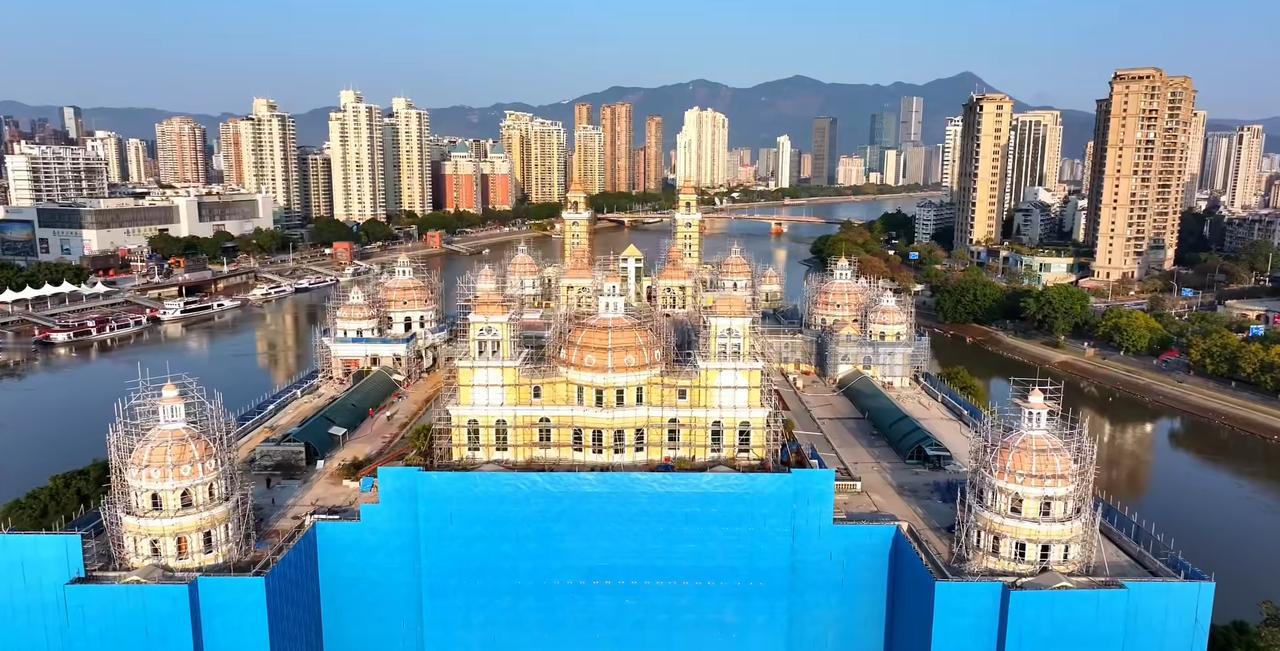 福州中洲岛改造，外观配色屋顶部分初步完成，跟之前相比，一些细节提升还是有的。（图