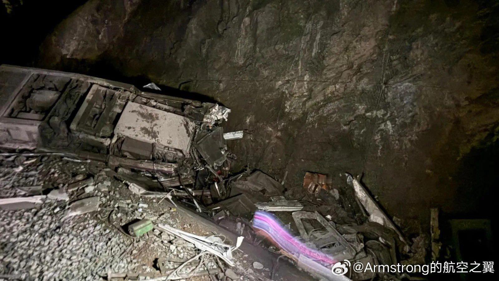 西班牙高铁事故死亡人数升至39人1月18日发生在西班牙南部的两列高速列车脱轨相