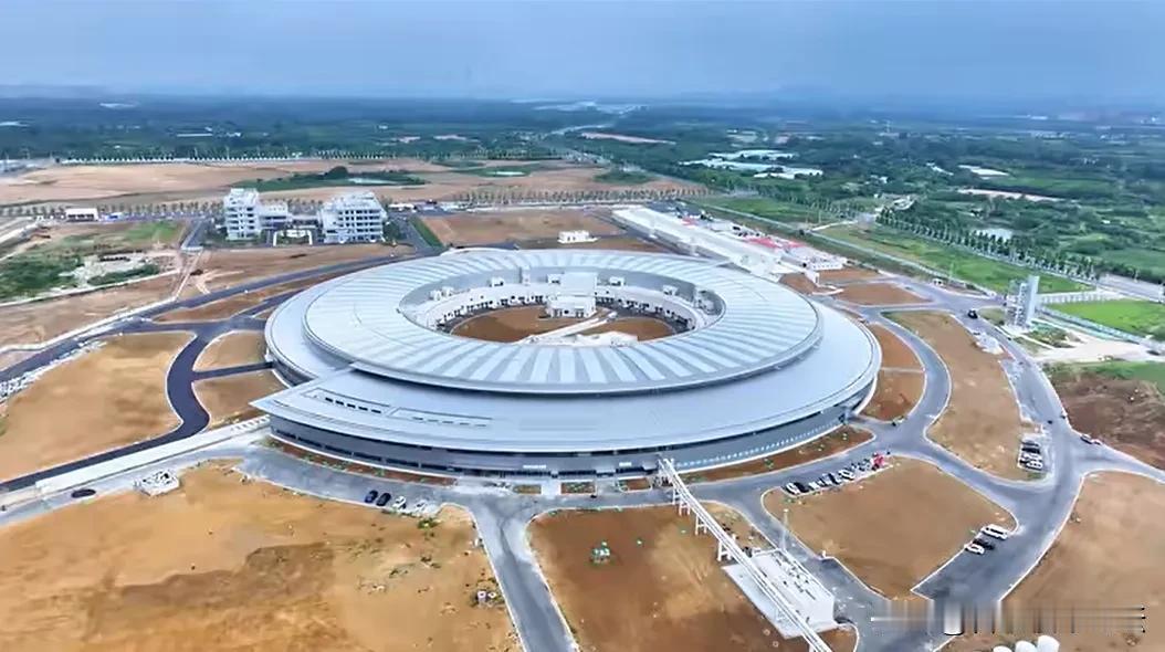 合肥一地标性建筑物，已经竣工验收了。位于合肥西北边的合肥先进光源已经竣工验收了