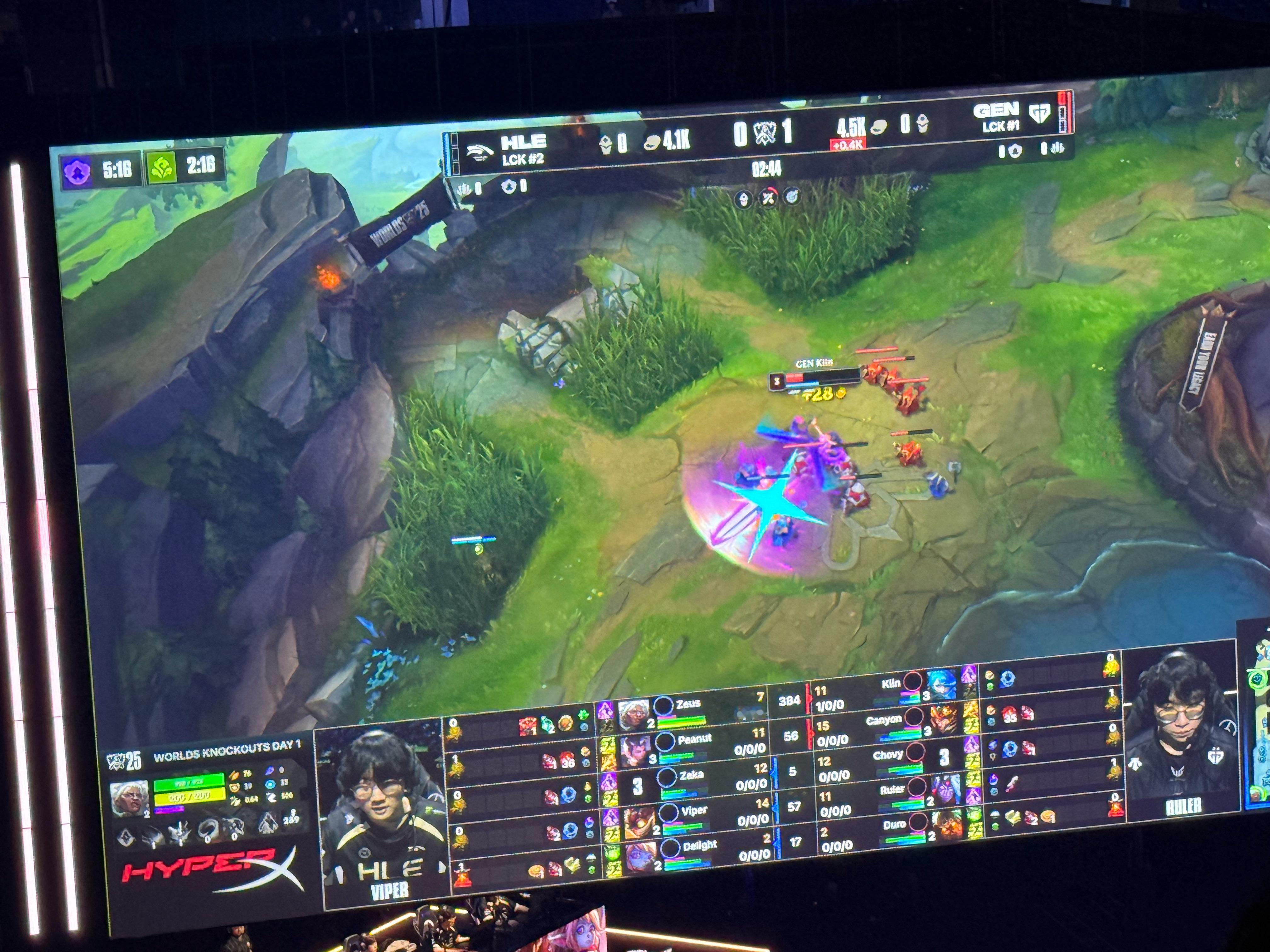 刚来就看到单杀[doge]Kiin单杀Zeusruler好强gen对战hle​