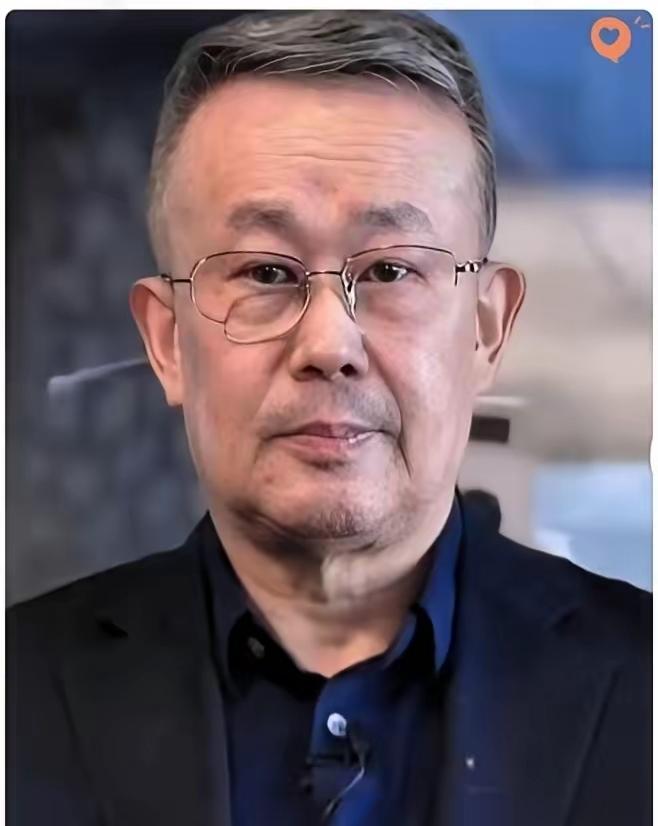 昨晚饭局，一位刚离职的芯片行业高管喝多了说：“美国突然给台积电放行设备，哪是什么