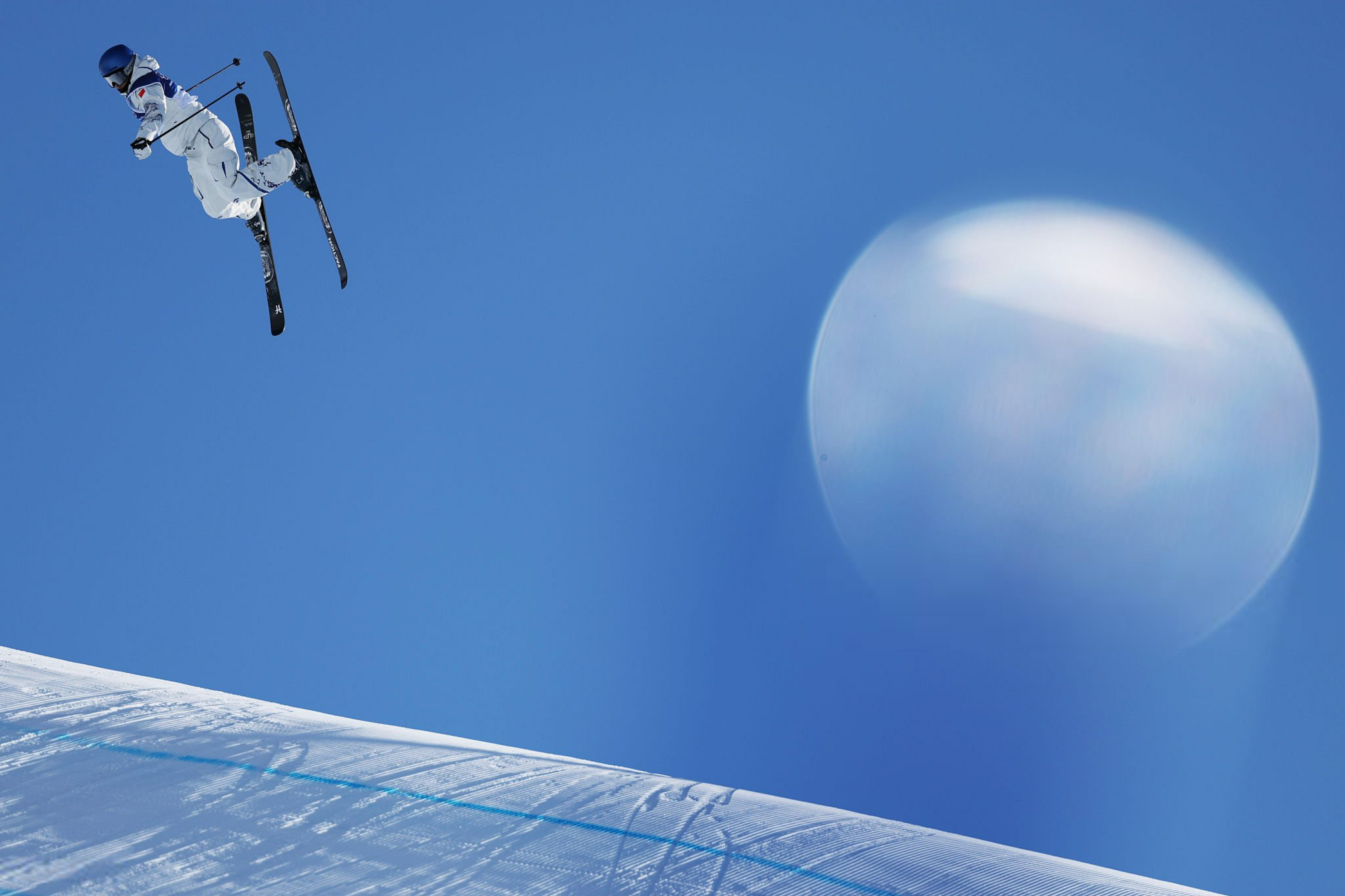 谷爱凌第一跳86.58分谷爱凌决赛帅！米兰冬奥会自由式滑雪女子坡面障碍技巧决赛第