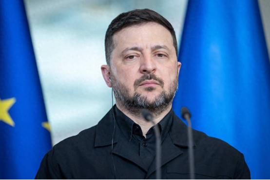 有人说，他们骂泽连斯基是演员、骂泽连斯基将乌克兰带入火坑、骂泽连斯基不投降，因为