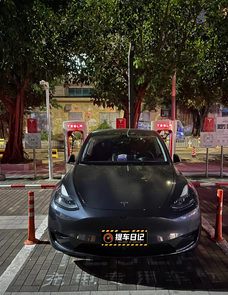本来没考虑新能源车，准备用家里的旧能源坚持到底，但是一次偶然的机会，试了下亲戚的