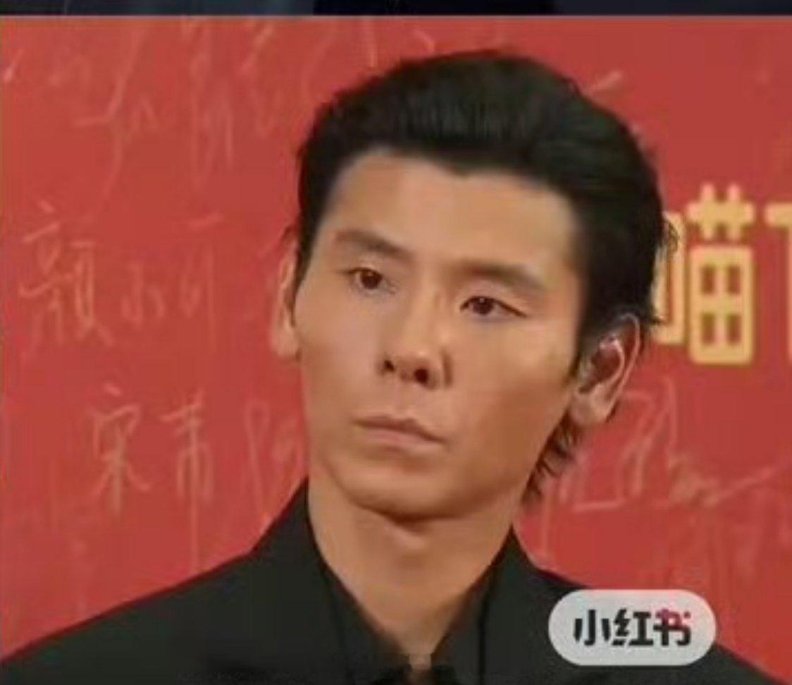 不仅要演，还要演几个美女都爱我​