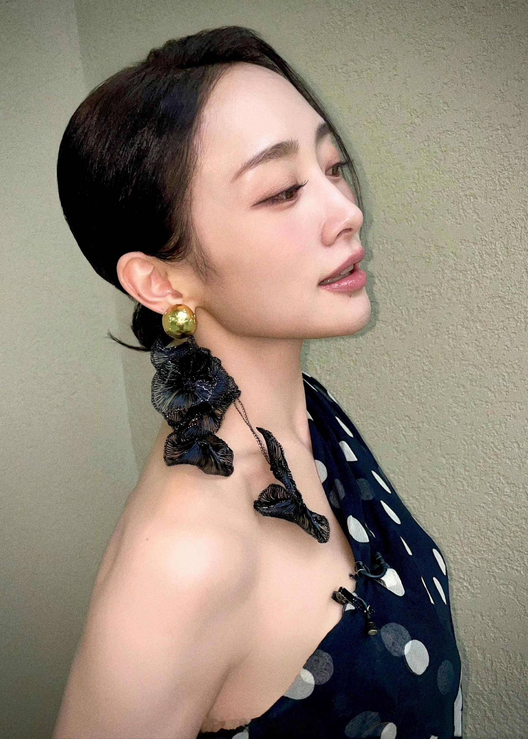 郑妮可波点时尚​​​