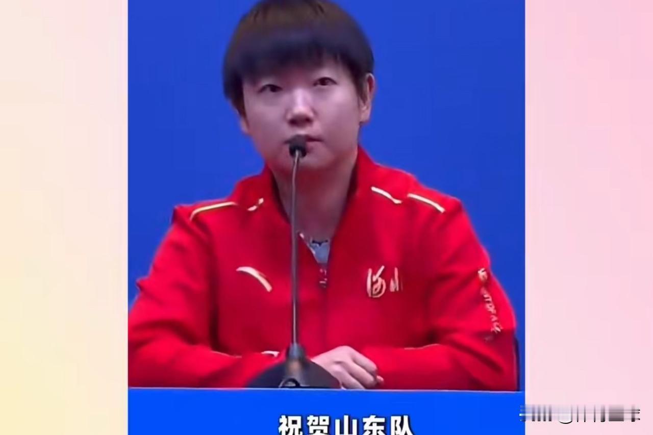 有谁注意到：发布会上的莎莎，2个举动体现了格局！她在赛后发布会上，大声地祝