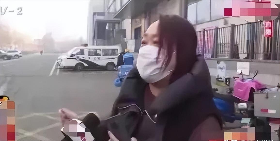 “请问我停的是飞机吗？”山东青岛，女子保时捷商场停车5分钟，结果出停车场时，竟显