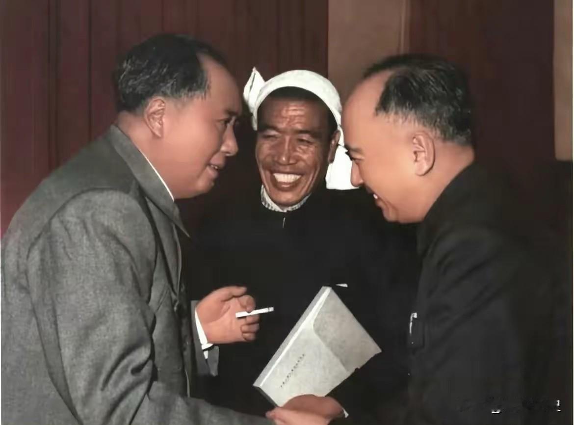 这张经典合影，注定载入史册！1964年12月，在第三届全国人民代表大会第一次