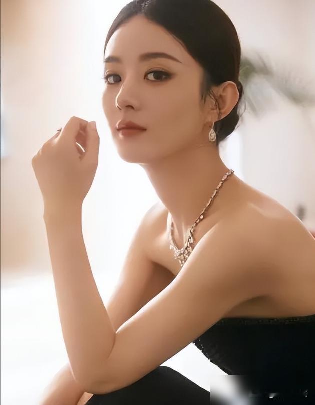 10万血汗钱，7年变7000万。2014年，赵丽颖拍蜀山战纪。马背上摔下来，