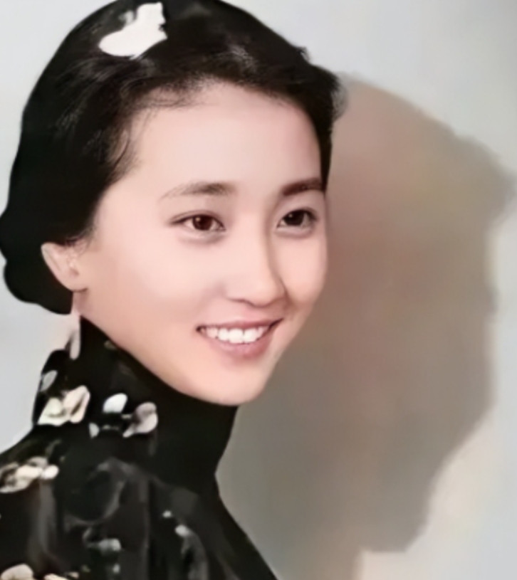 钱学森向蒋英表白：蒋英，要不，你嫁给我吧。蒋英委婉的拒绝：哥，我有男朋友。谁知，