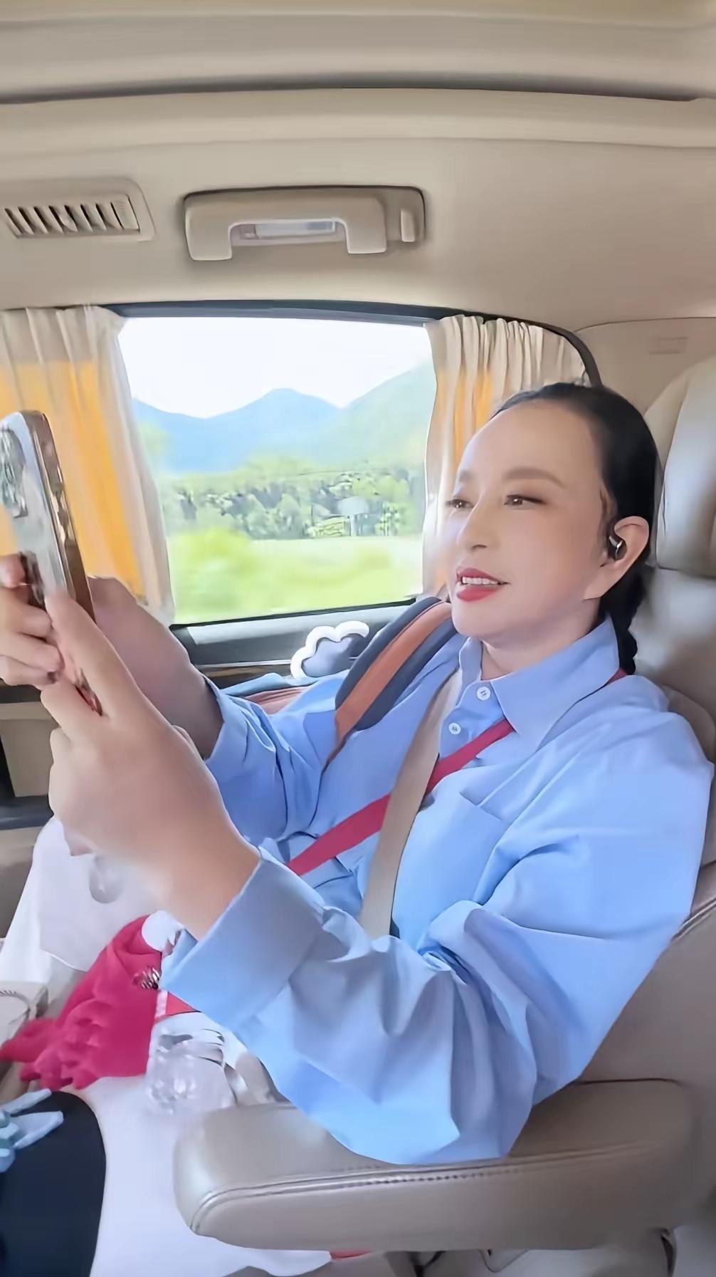 去掉假发太吓人了！求你了下班吧[祈祷]