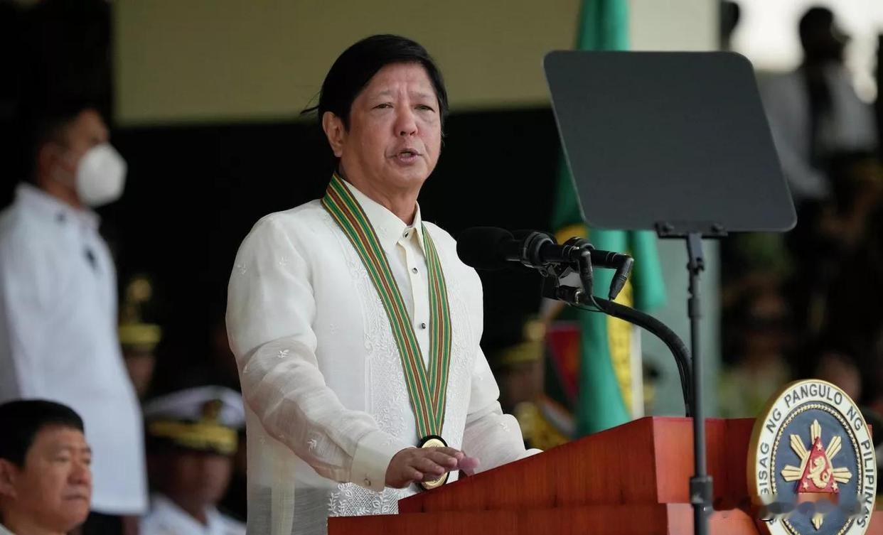 小马（科斯）作妖，把黄岩岛划为菲军演区。结果我海警船正常执法巡航，对相关舰机进行