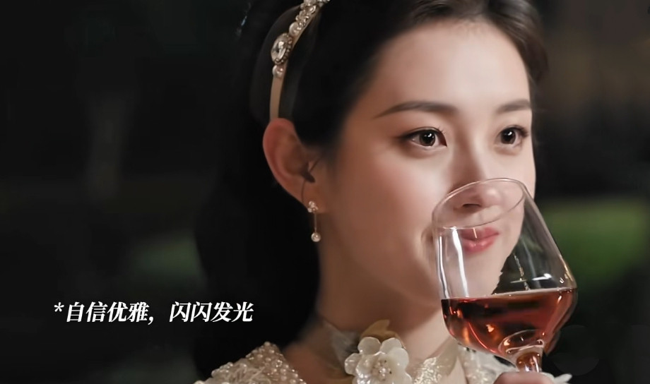 眼缘这个绝对是玄学，看了《玉簟秋》，第一眼就喜欢上了郭宇欣，然后又去看了直播官宣，五个人直播，还是一
