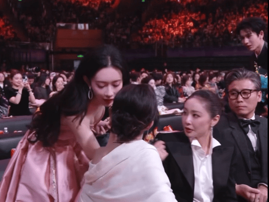 喜欢看这样的甩脸子