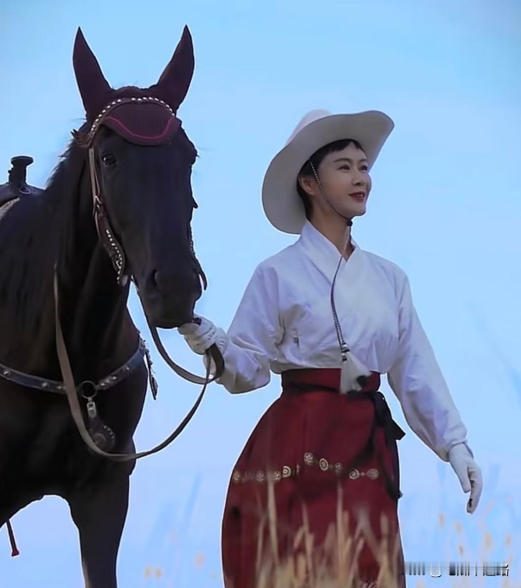 看到贺娇龙因坠马意外去世的消息，我愣了半天，最后默默做了三个决定。第一，以后