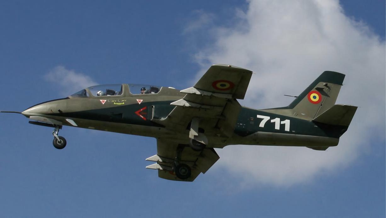 每天认识一件兵器罗马尼亚IAR-99“隼”式教练/攻击机IAR-99“隼”（S