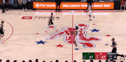 谢泼德这样不讲理放三分，火箭问题迎刃而解，湖人队将顾此失彼，苦不堪言。谢泼德