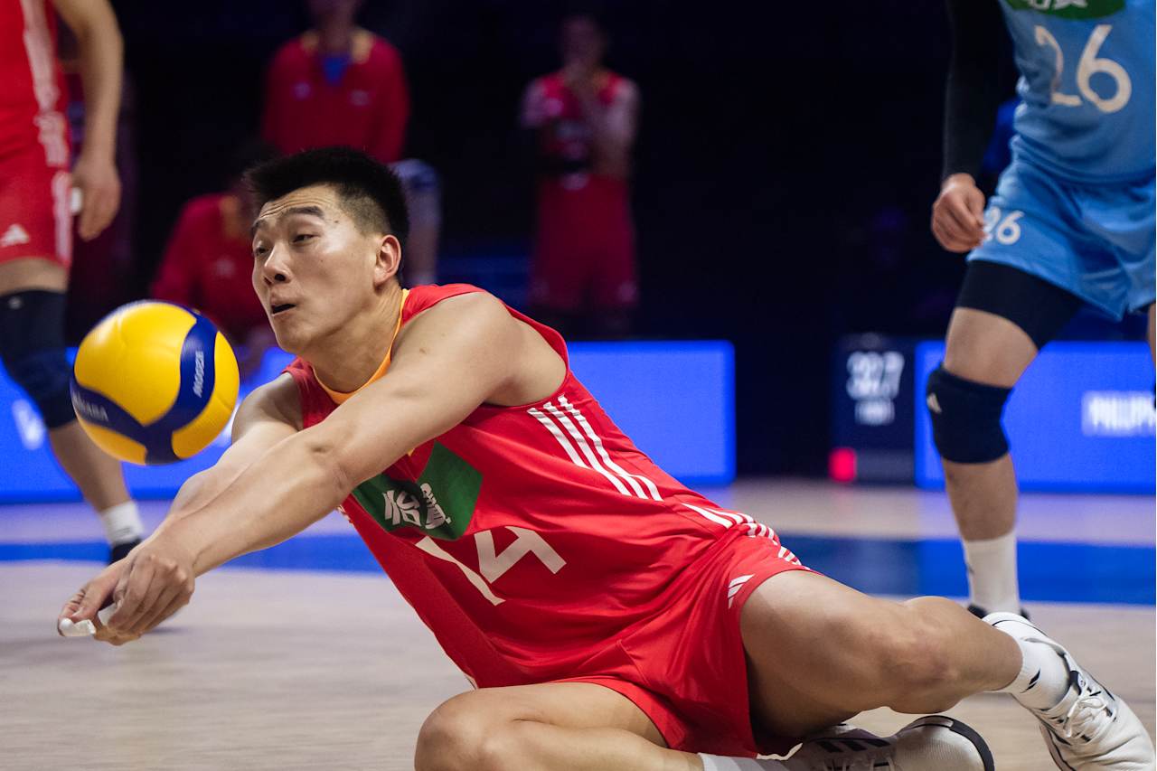 【中国男排0:3意大利遭遇四连败】世界男排联赛第二周美国芝加哥站中国男排第三