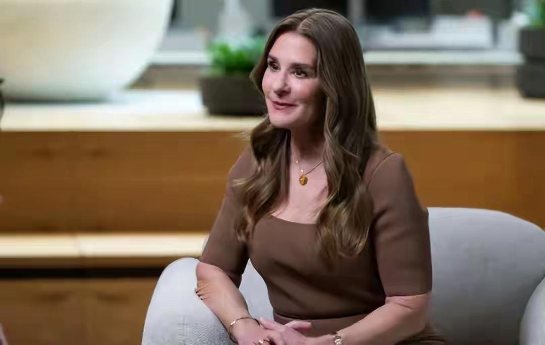 【不敢相信！盖茨前妻哭着说出真相：与恶魔交易细节被公开，背后到底有多少女孩遭遇了