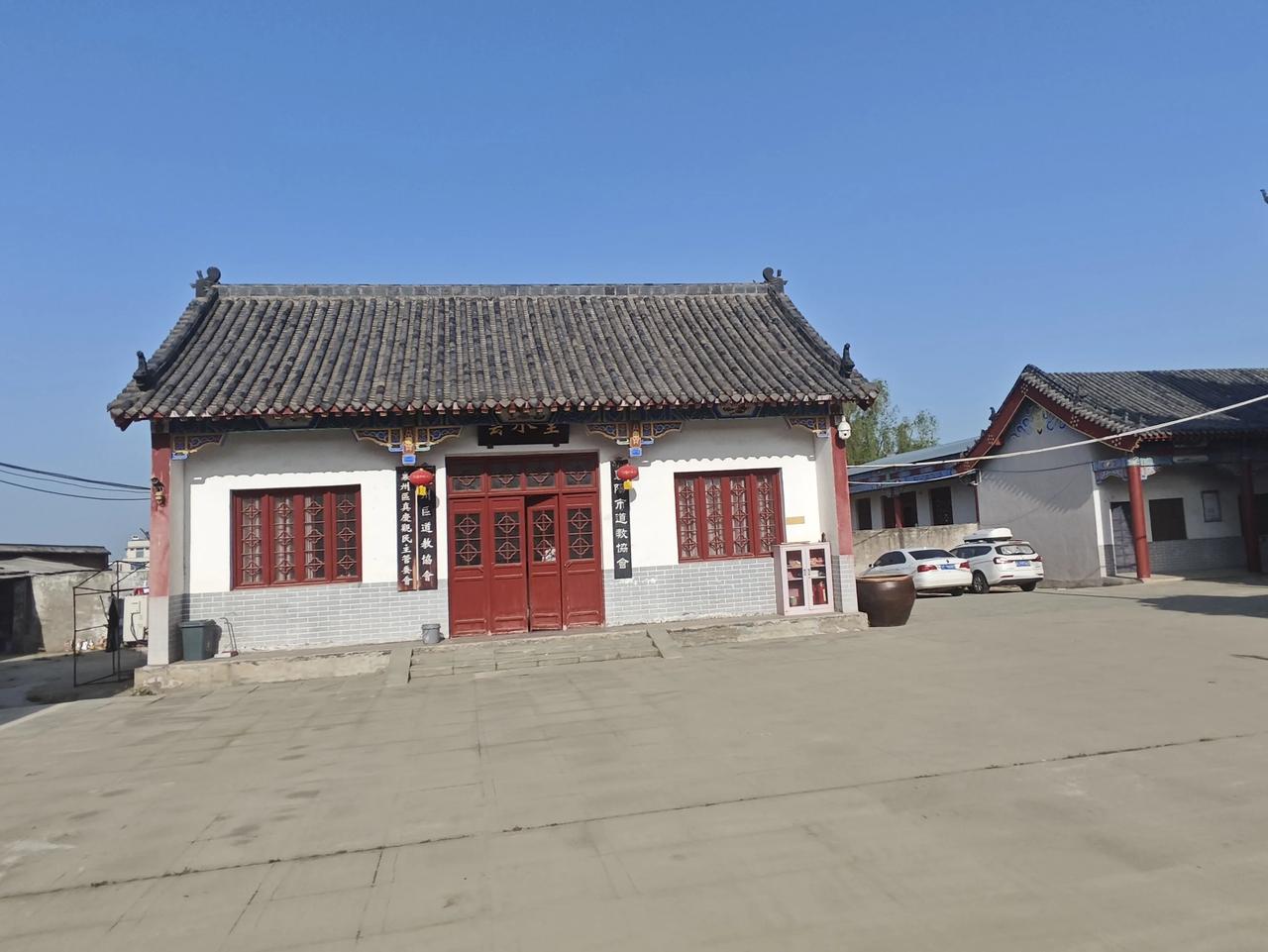 中小学职称现状评上副高没多少，评上正高更是少，副高已是天花板，正高基本是