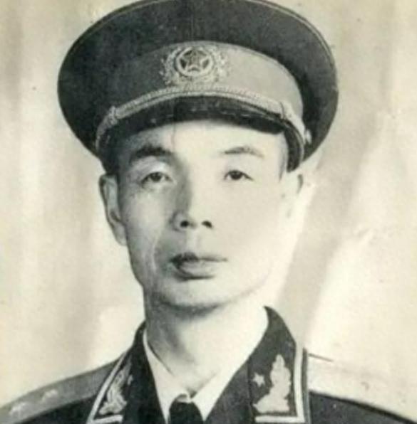 1949年初还是一名旅长，六年后却晋升为开国中将，执掌大军区十四年也从未调离任职