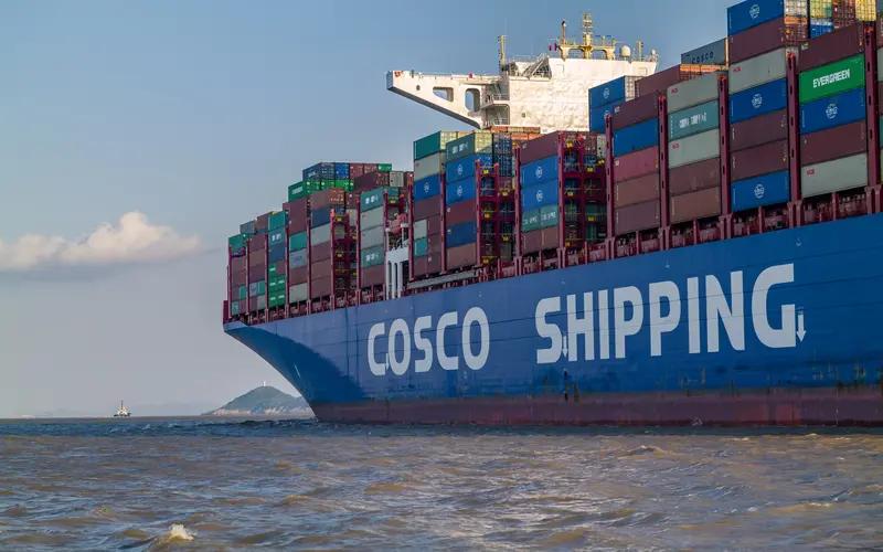 有个兄弟，中远海控9块进场，咬死不放。现在股价晃悠到15.83，市净率1.06，