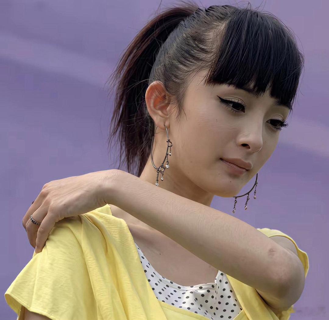 杨幂初入演艺圈青涩出道时期