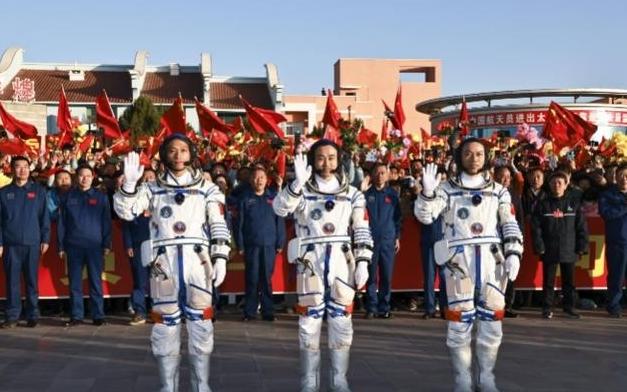 日本，拿了将近30个诺奖，却连月球火星都没真正站稳脚跟；英法德加起来三百多个诺奖