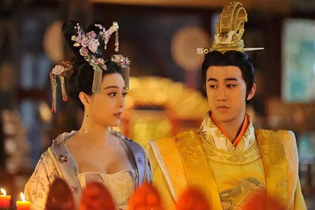 虽然总觉得李治和武则天只是互相利用的政治搭子，可翻翻史书才知道，在放任妻子干政这