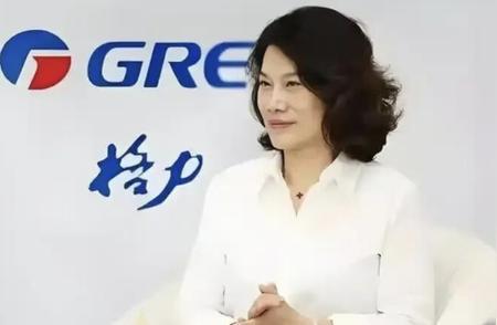 董明珠创办的新学校正式开学了，吸引8000人报考我觉得挺正常，最终326名新生报