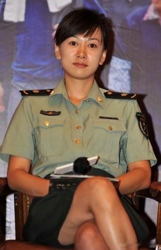 她的代表作《美人草》提名金鸡奖最佳女配角，2001年到现在，已有20多年的演艺生
