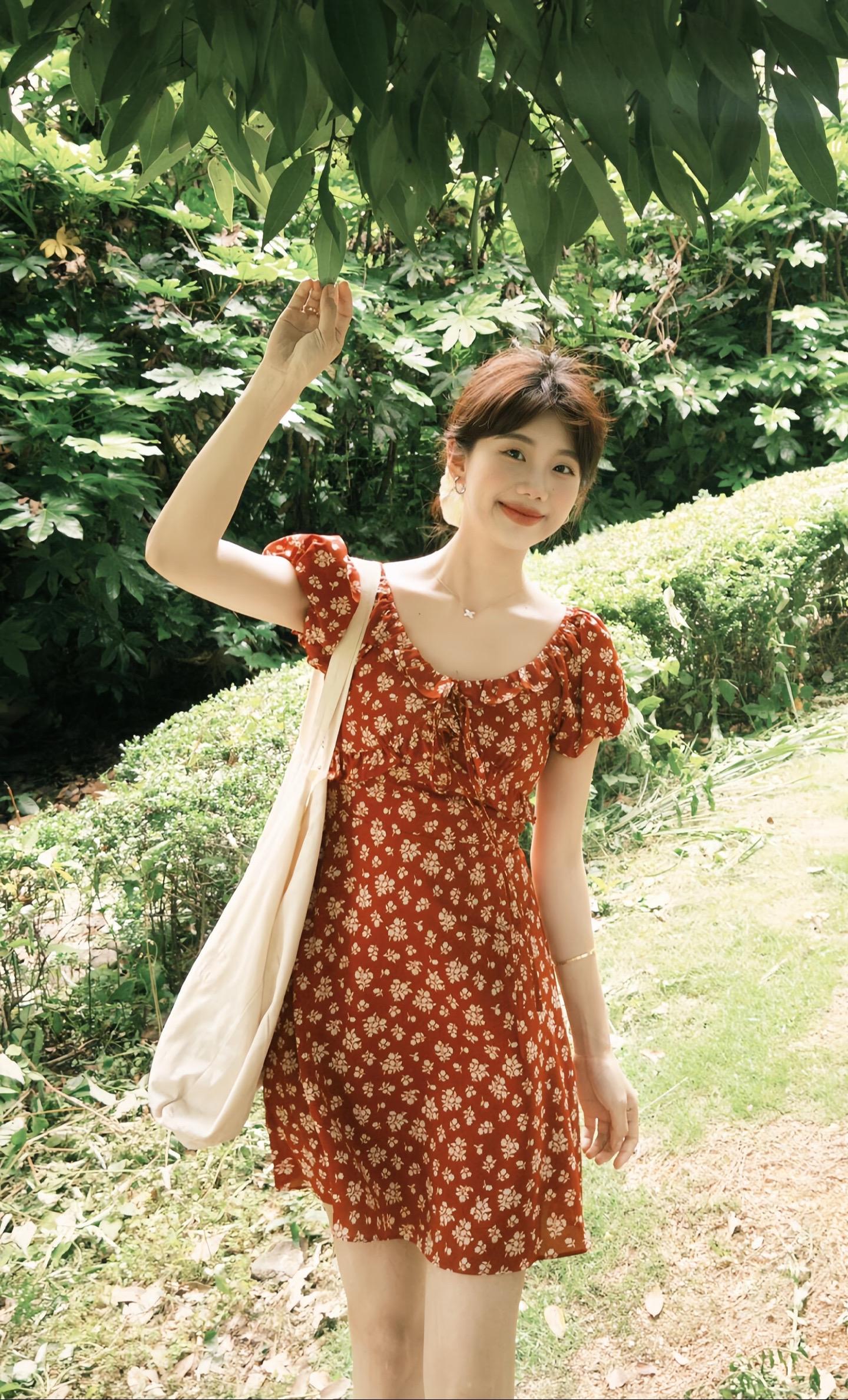 夏天当然要穿碎花裙了 小个子显高显瘦穿搭 裙子控 少女感夏日ootd 夏季新款