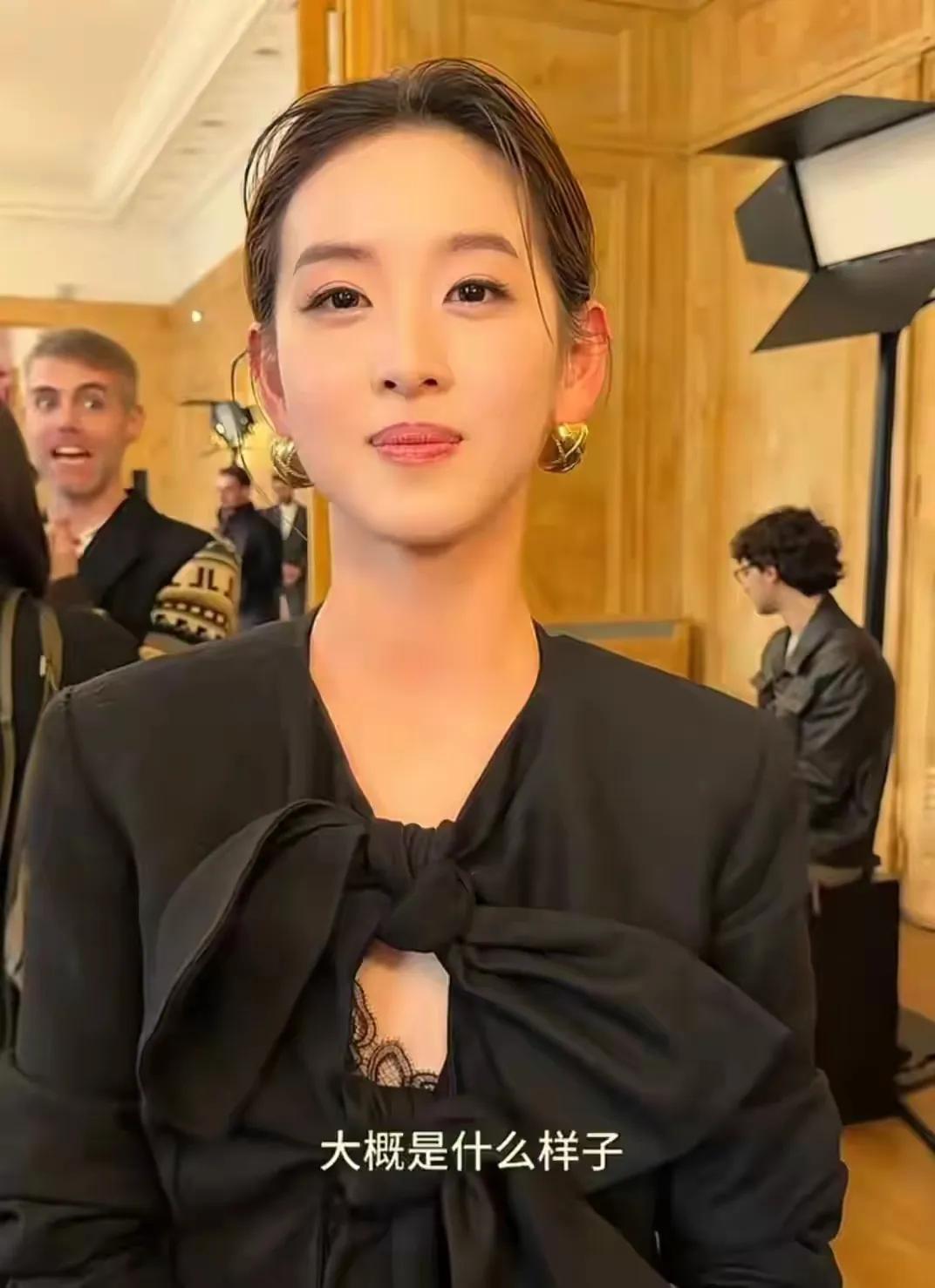 这个世界上我最不懂的人，就是章泽天了。明明是人人羡慕的富豪太太，却偏偏要一头扎进