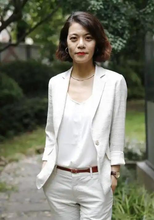 复旦大学陈果教授说：“奉劝所有女人，无论你长得多么漂亮，条件再好，该结婚的时候就