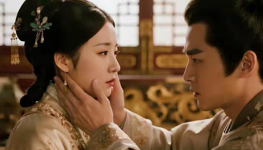 在太平公主被赐死的前夜，李隆基握住她的下巴，带着一丝轻蔑问…永安宫的烛火噼