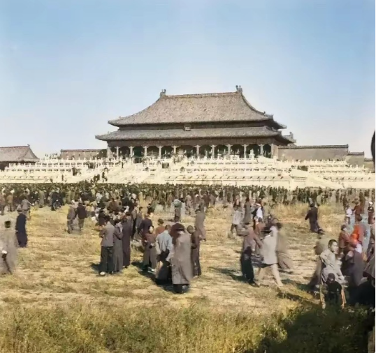 1925年，北京故宫第一次对老百姓开放时候的样子。​​​