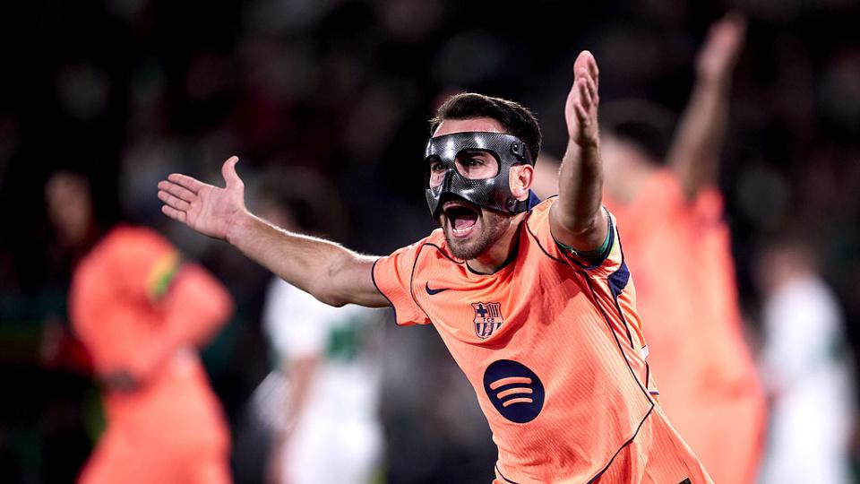 巴萨狂轰30射+7次离谱吐饼，1秒两度中柱，弗里克目瞪口呆