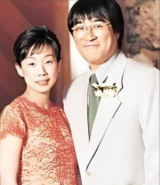 2003年，林忆莲向李宗盛提出离婚，李宗盛坦言：我年近半百，却要妻离子散，真的是