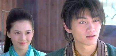 离婚仅5个月，高调示爱陈晓的赵樱子，彻底戳穿陈妍希的尴尬处境。明星离婚不少见，但