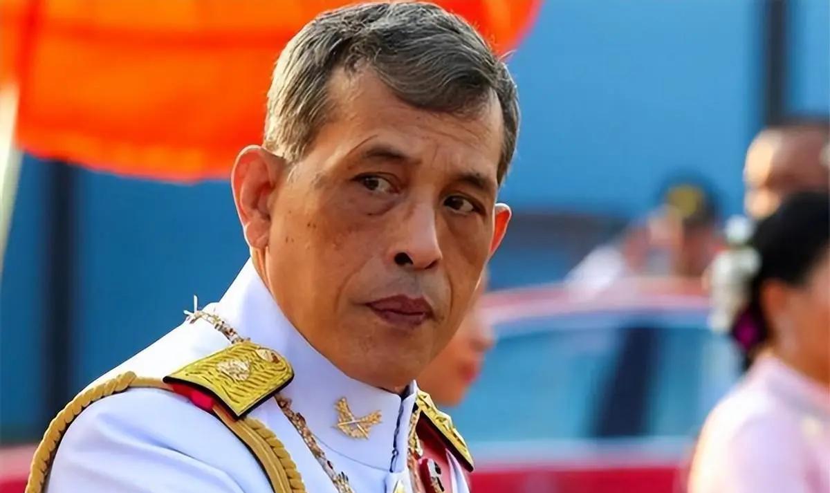 正义或许会迟到，但泰国的F-16绝不缺席！12月中旬的柬埔寨边境，成群黑影正