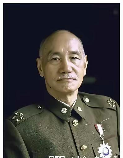 真的好像像极了老蒋晚年时候的样子