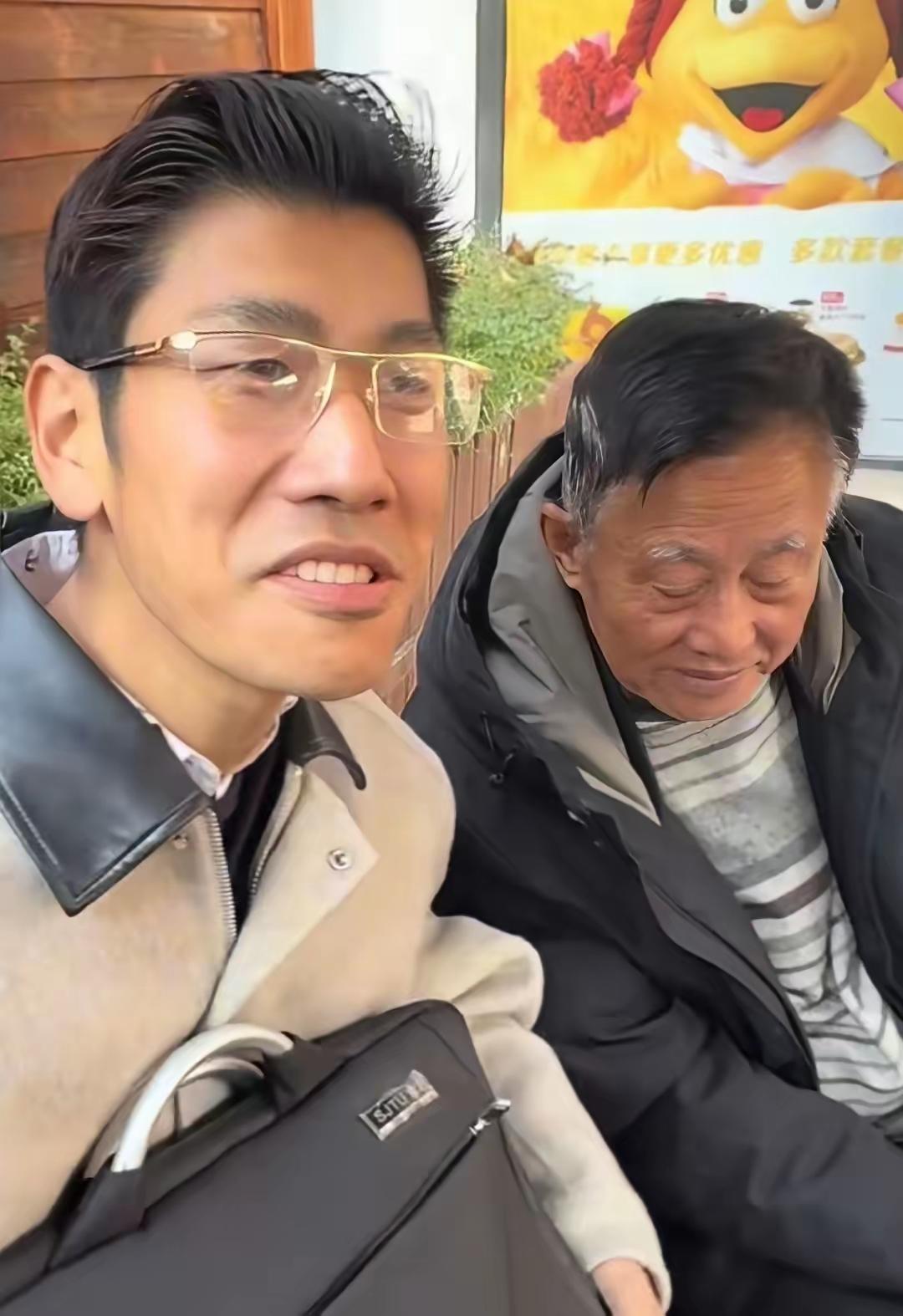 多么痛的领悟！事实证明建工爷叔都比张半仙靠谱，建工爷叔之前多次强调不会跌破400